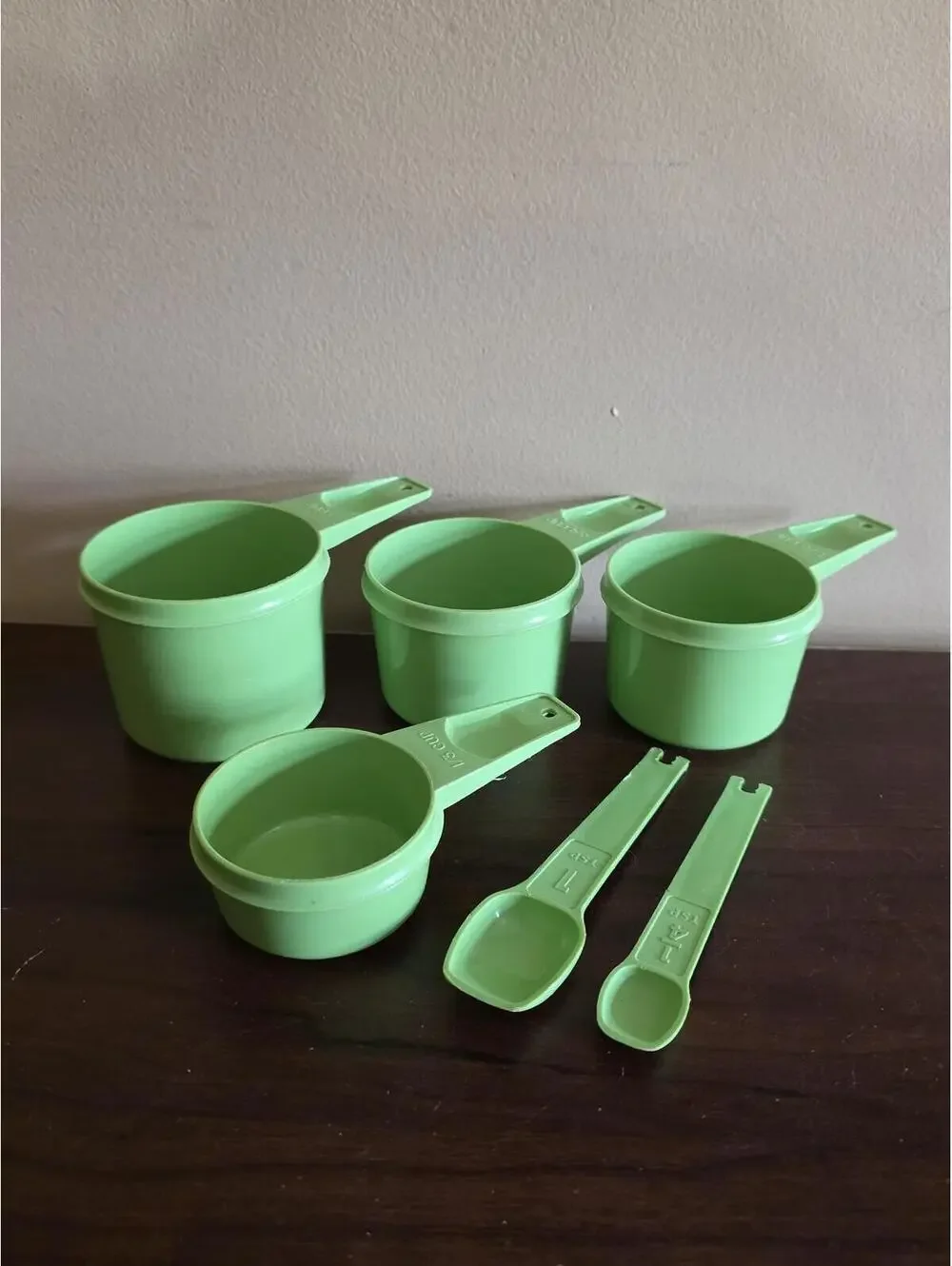 Vintage Tupperware Green Measuring Cups & Spoons Kitchenware